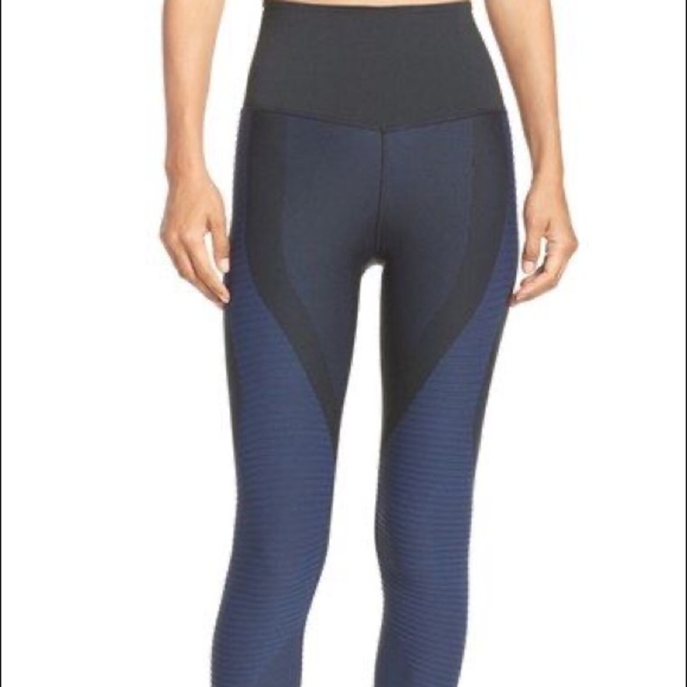 Nike Zoned Sculpt High Waisted Dri fit leggings